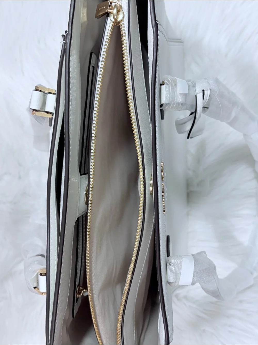 Michael Kors Taryn White Bag ✨brand new